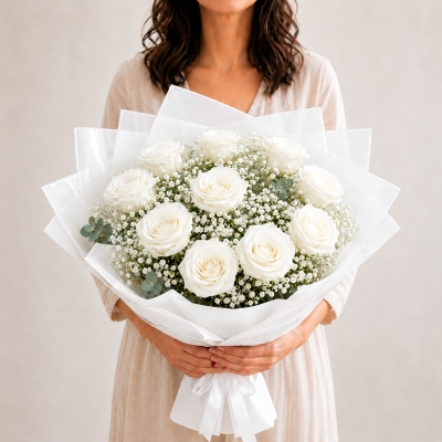 10 white roses with gipsofilija
