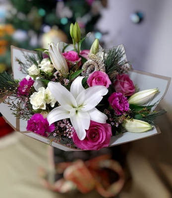 Pink Christmas bouquet