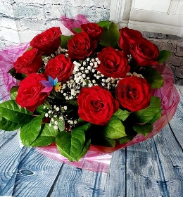 12 Roses with Love