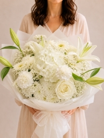 Elegant white bouquet