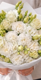 Elegant white carnations and lisianthus bouquet